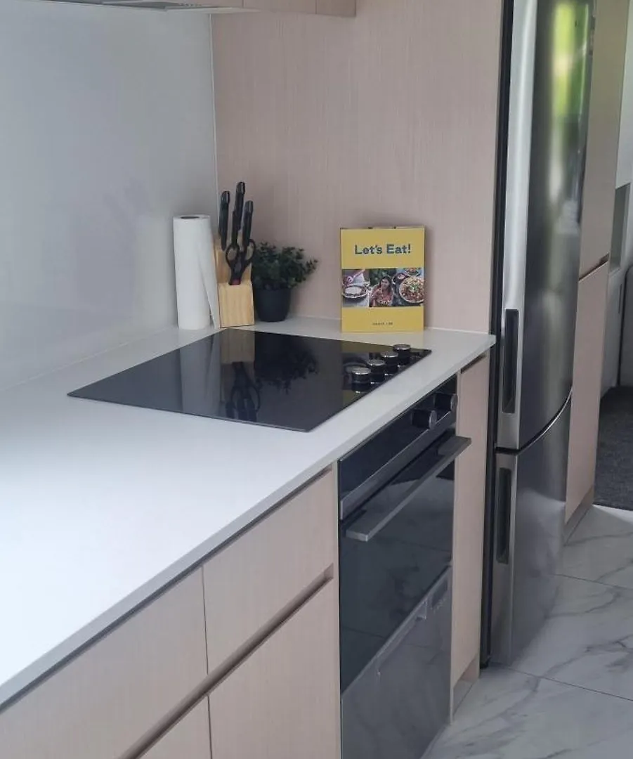 Cbd Quiet Upstairs Studio Apartment Крайстчёрч 0*,